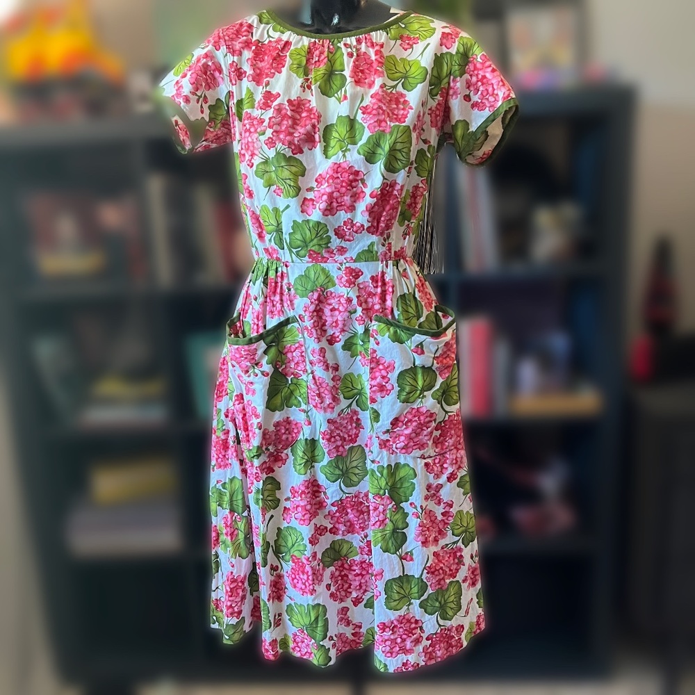 VINTAGE 1950s Swirl Floral Sketch Wrap Dress